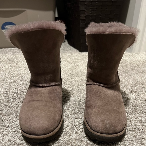 Boots - Picture 2 of 3